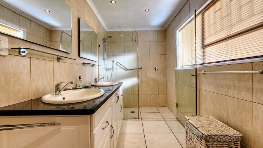 2 Bedroom Property for Sale in Brenton On Lake Western Cape
